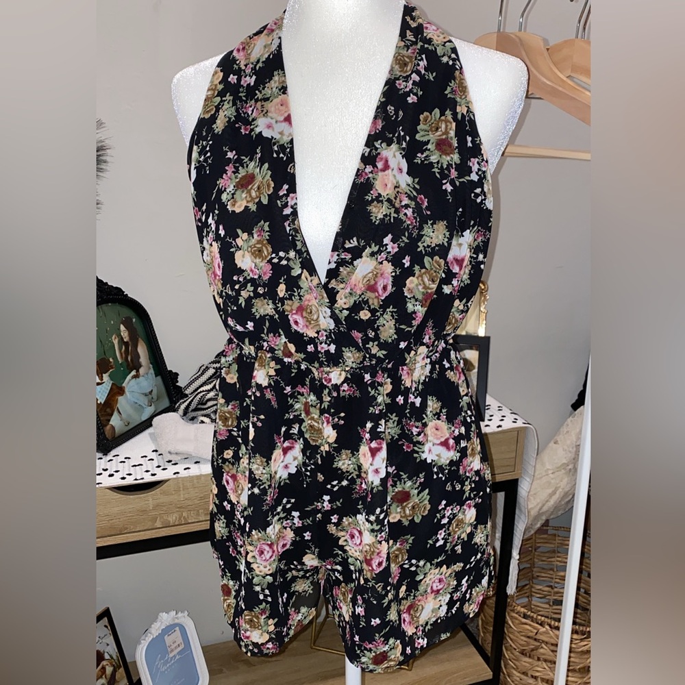 NWT romper size large floral print